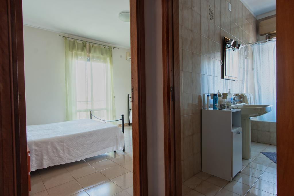 Joanne B&B Canicattini Bagni Ruang foto