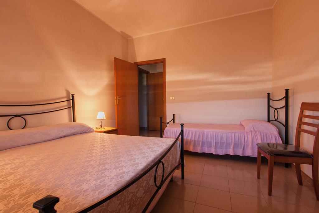 Joanne B&B Canicattini Bagni Ruang foto