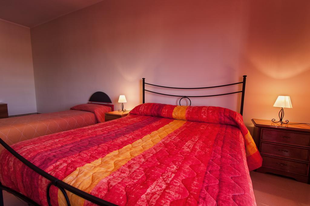 Joanne B&B Canicattini Bagni Ruang foto