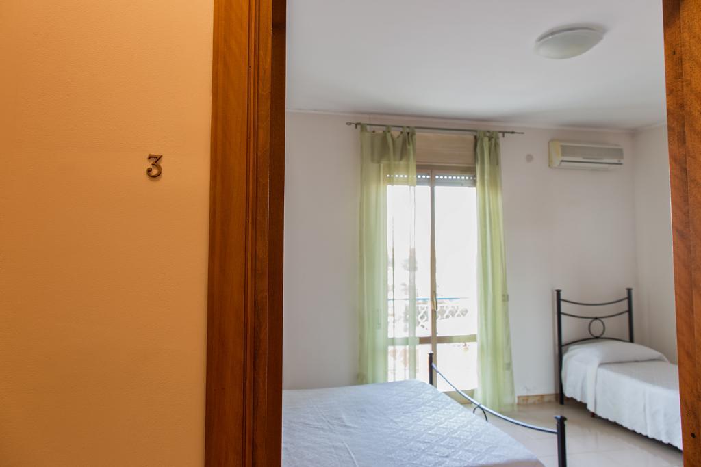 Joanne B&B Canicattini Bagni Ruang foto