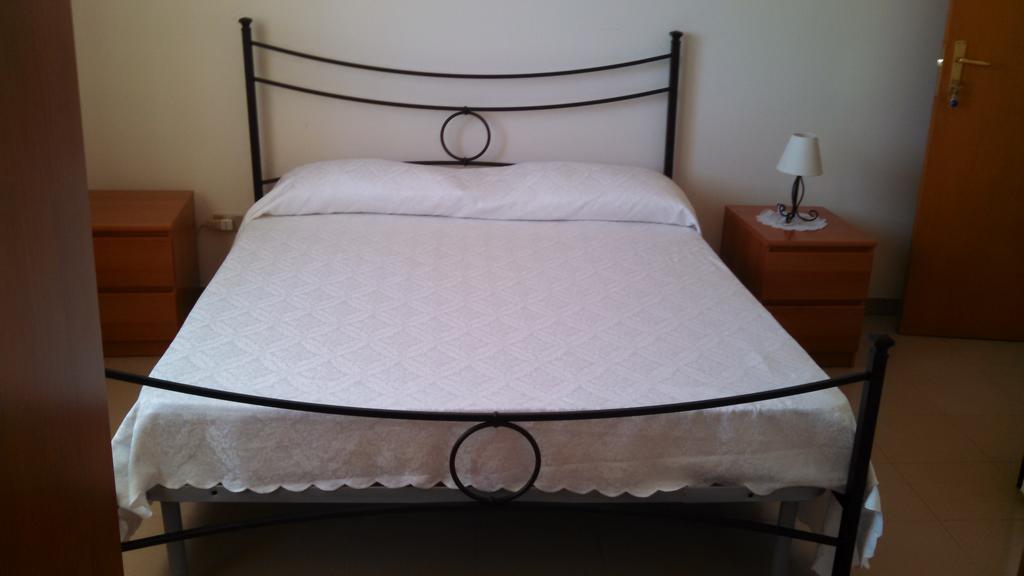 Joanne B&B Canicattini Bagni Ruang foto